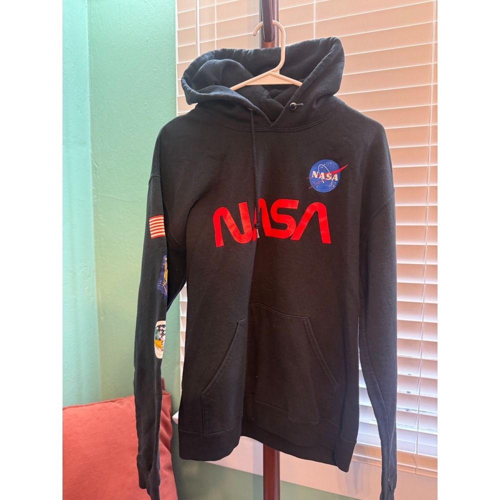 Artist Union NASA Hoodie Mens M Black Space Astronaut Patch Graphic Pullover